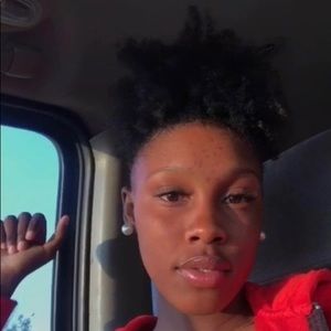 Meet your Posher, Curenity